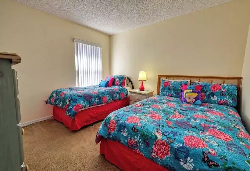 Arler House   Amazing 4 Bed 3 Bath   Private Pool