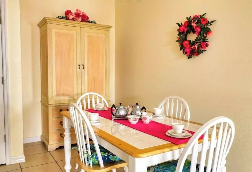 Arler House   Amazing 4 Bed 3 Bath   Private Pool