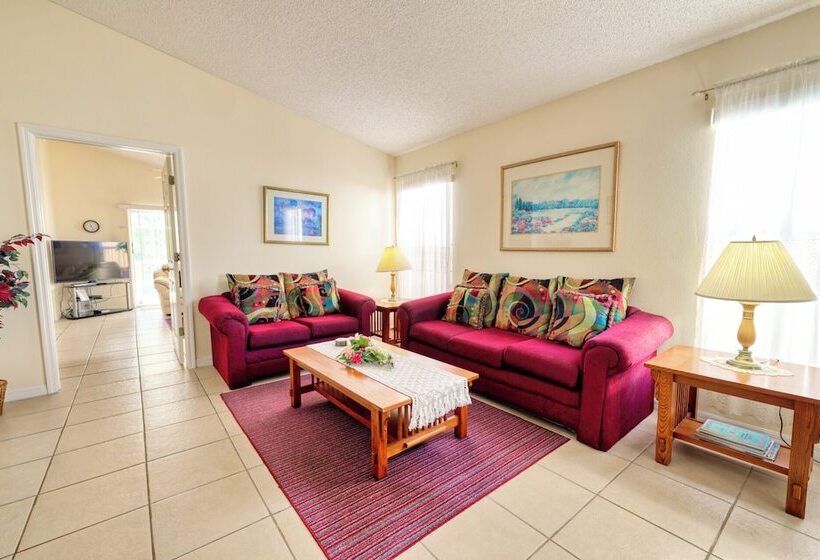 Arler House Amazing 4 Bed 3 Bath Private Pool