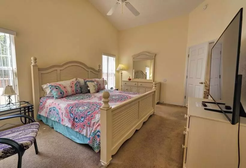 Arler House   Amazing 4 Bed 3 Bath   Private Pool