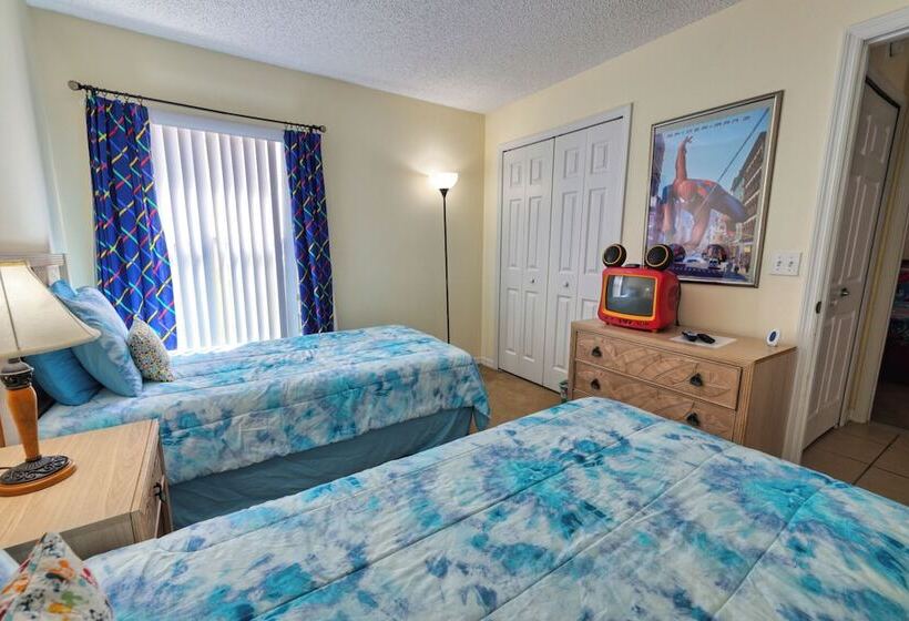 Arler House Amazing 4 Bed 3 Bath Private Pool