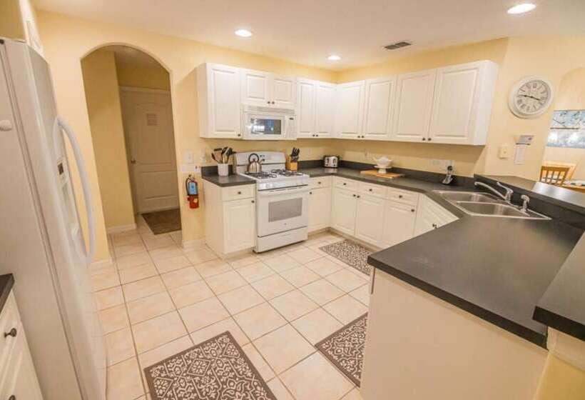 Comfortable Tuscan Ridge Vacation Home