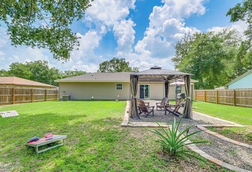 Walk To Rainbow River: Dunnellon Retreat