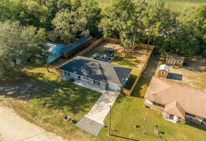 Walk To Rainbow River: Dunnellon Retreat