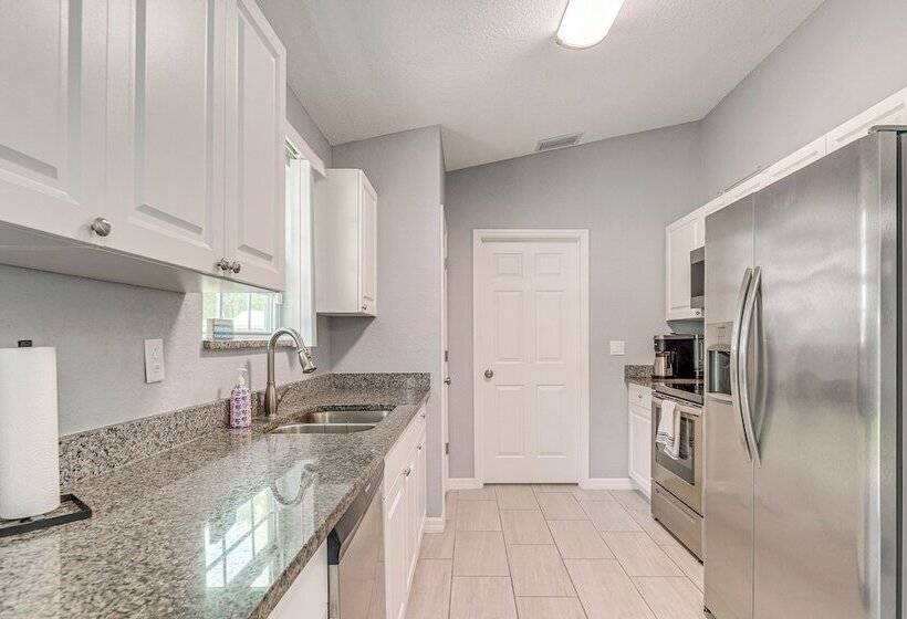 Walk To Rainbow River: Dunnellon Retreat