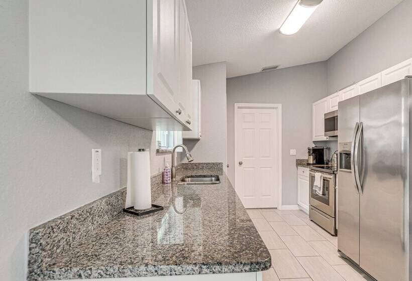 Walk To Rainbow River: Dunnellon Retreat