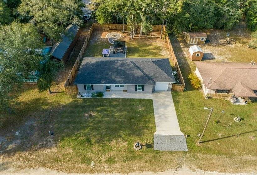 Walk To Rainbow River: Dunnellon Retreat