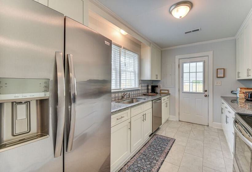 Elizabeth City Abode W/ Fenced Yard, Near Downtown