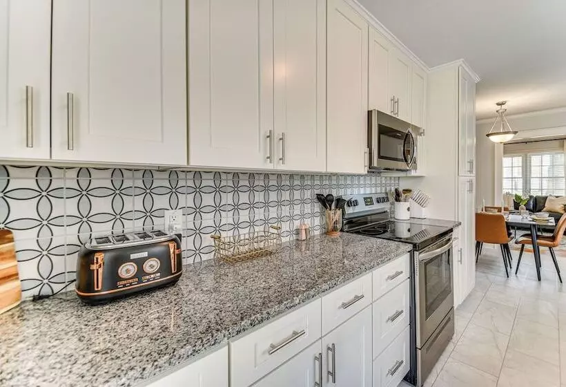 Elizabeth City Abode W/ Fenced Yard, Near Downtown