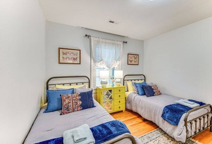 Elizabeth City Abode W/ Fenced Yard, Near Downtown