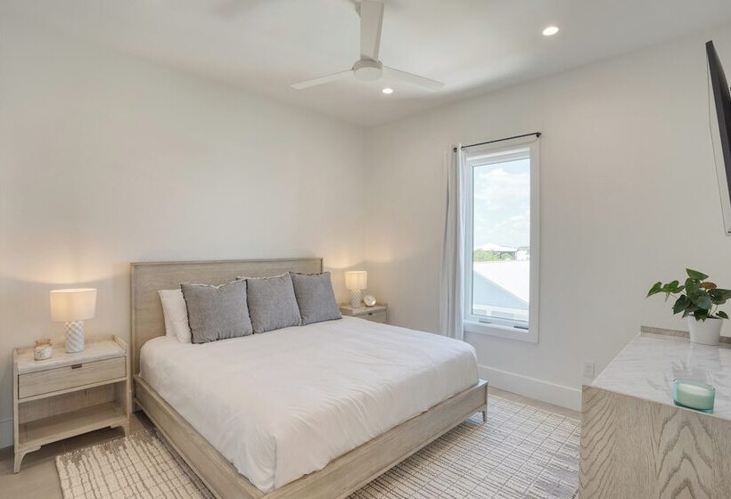 Emerald Evening By Avantstay 9bdr, Walk To Beach