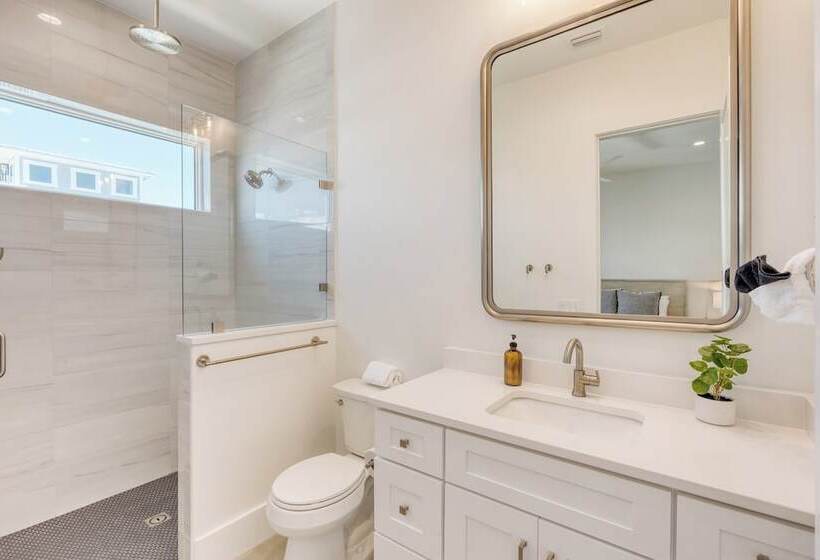 Emerald Evening By Avantstay 9bdr, Walk To Beach