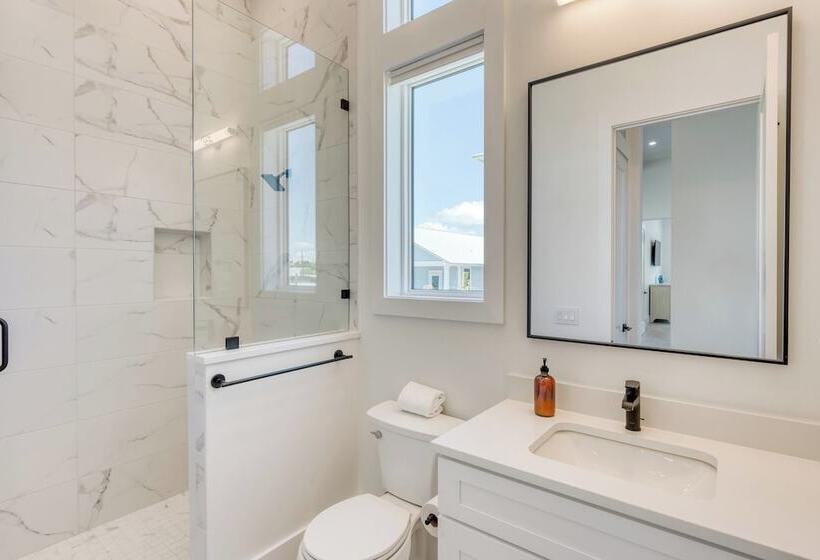 Emerald Evening By Avantstay 9bdr, Walk To Beach