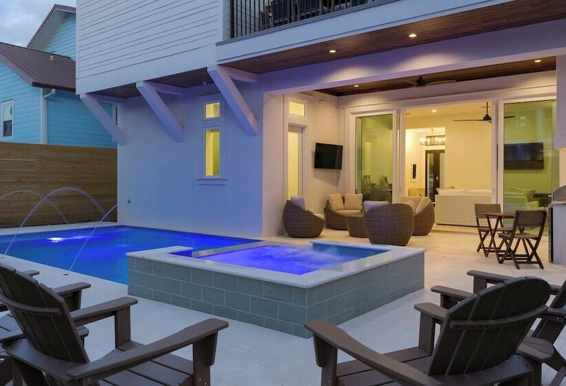 Emerald Evening By Avantstay 9bdr, Walk To Beach