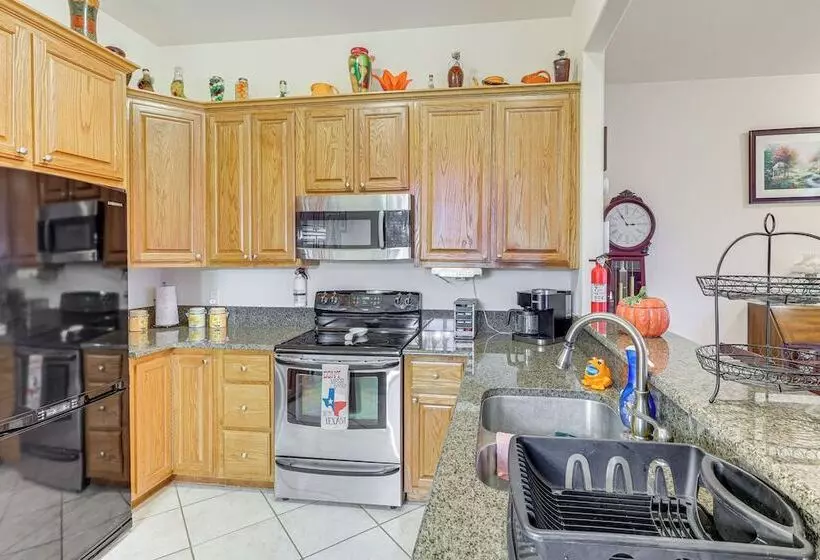 1 Mi To Stillhouse Hollow Lake: Texas Family Home