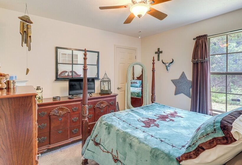 1 Mi To Stillhouse Hollow Lake: Texas Family Home