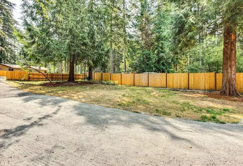 Lakefront Gig Harbor Home W/ Deck & Views