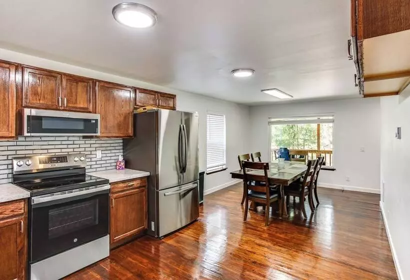 Lakefront Gig Harbor Home W/ Deck & Views