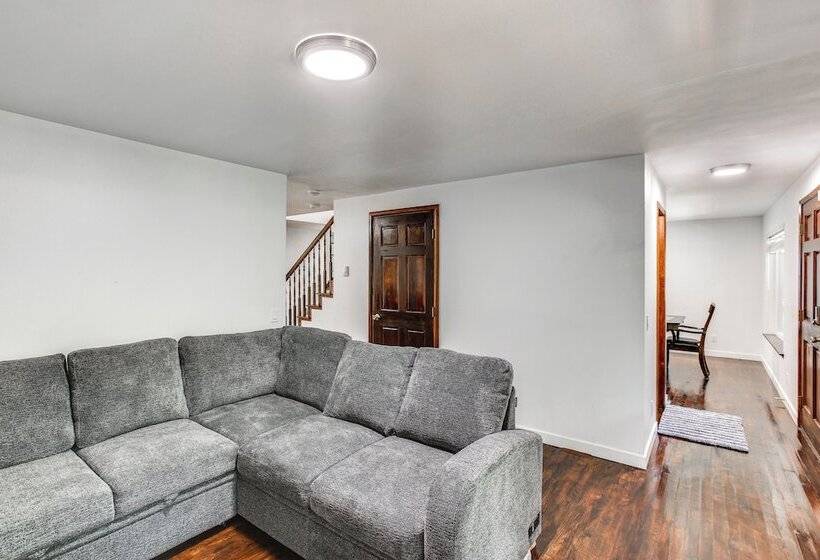 Lakefront Gig Harbor Home W/ Deck & Views