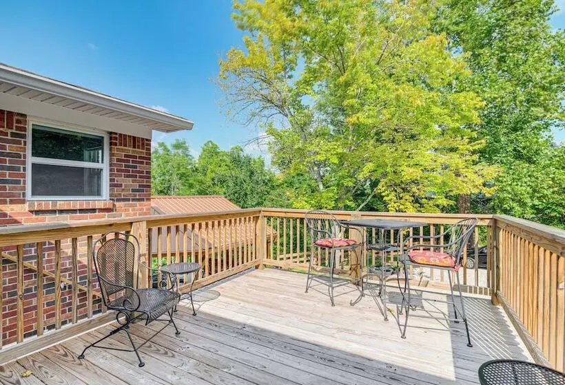 Waterfront Escape In Cub Run W/ Deck & Hot Tub!
