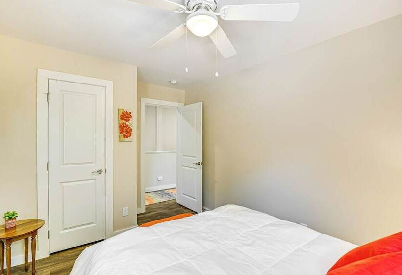 Waterfront Escape In Cub Run W/ Deck & Hot Tub!