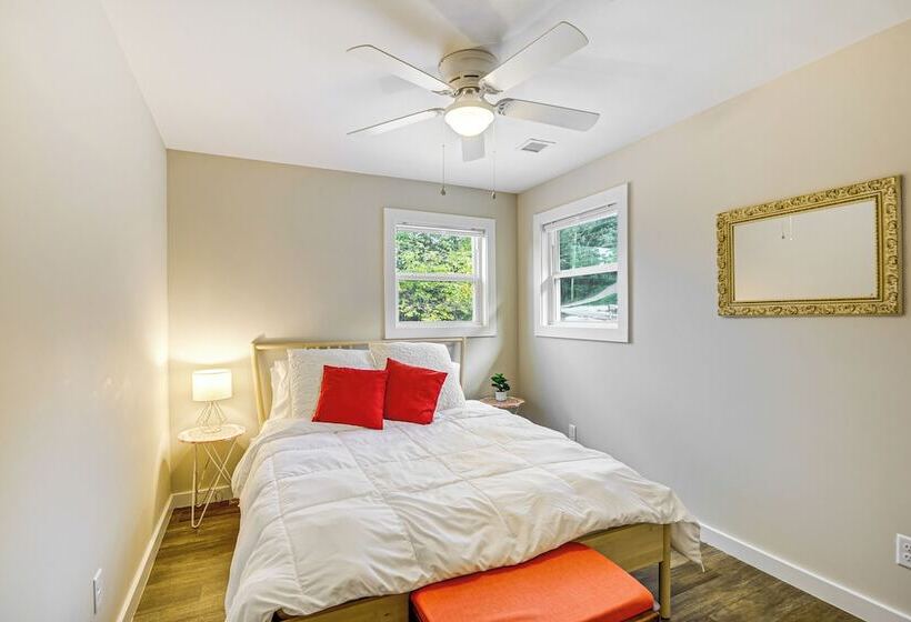 Waterfront Escape In Cub Run W/ Deck & Hot Tub!