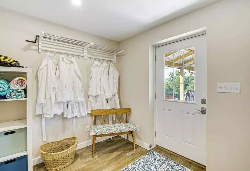 Waterfront Escape In Cub Run W/ Deck & Hot Tub!