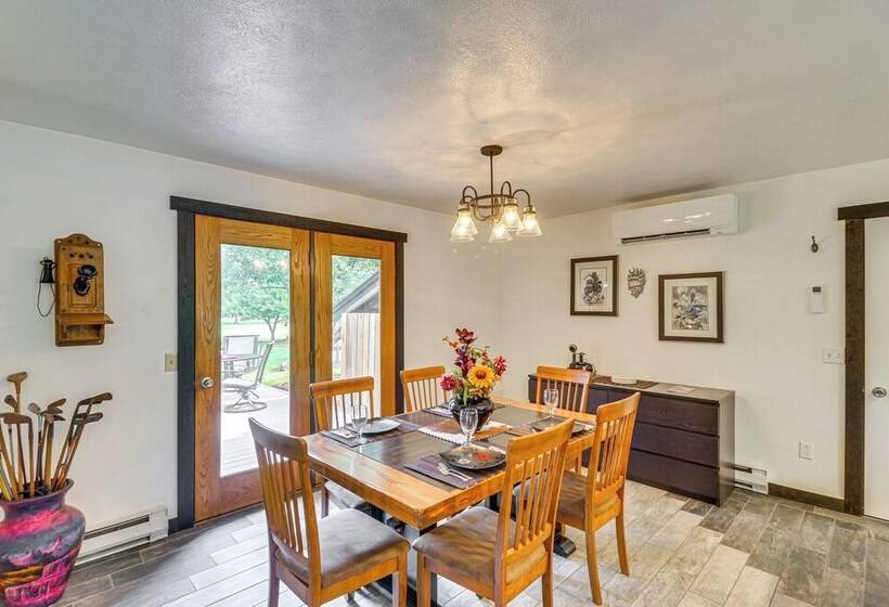 Libby Home On Golf Course W/ Deck & Mtn Views!