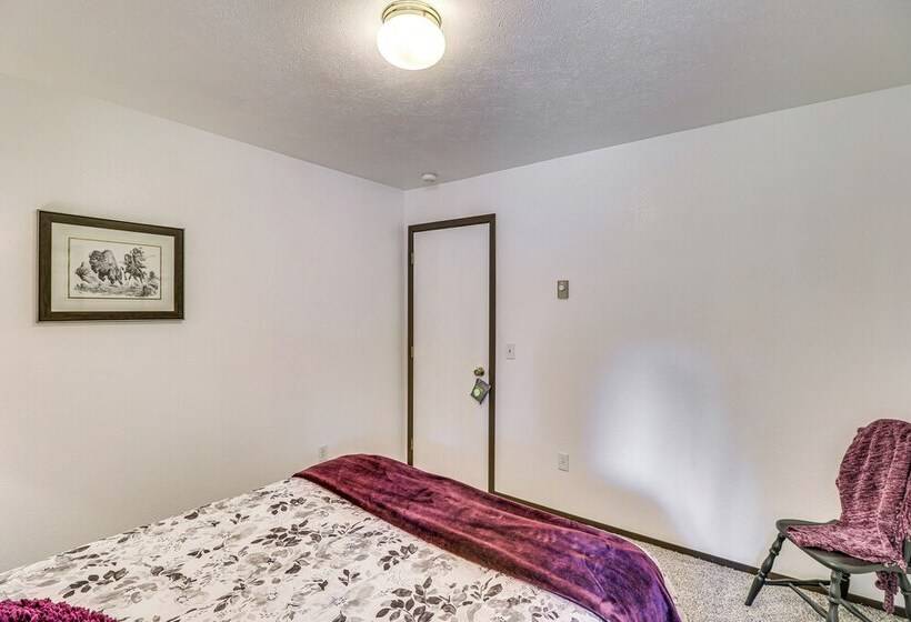 Libby Home On Golf Course W/ Deck & Mtn Views!