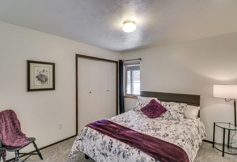 Libby Home On Golf Course W/ Deck & Mtn Views!