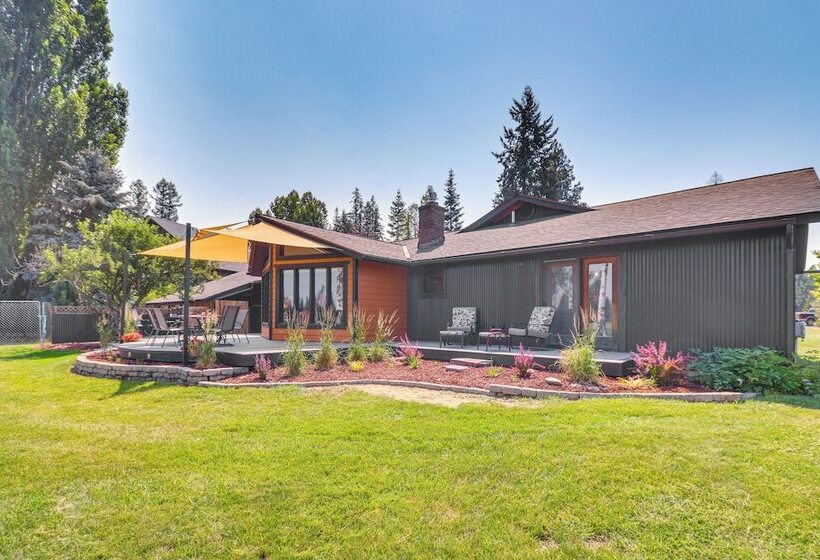 Libby Home On Golf Course W/ Deck & Mtn Views!