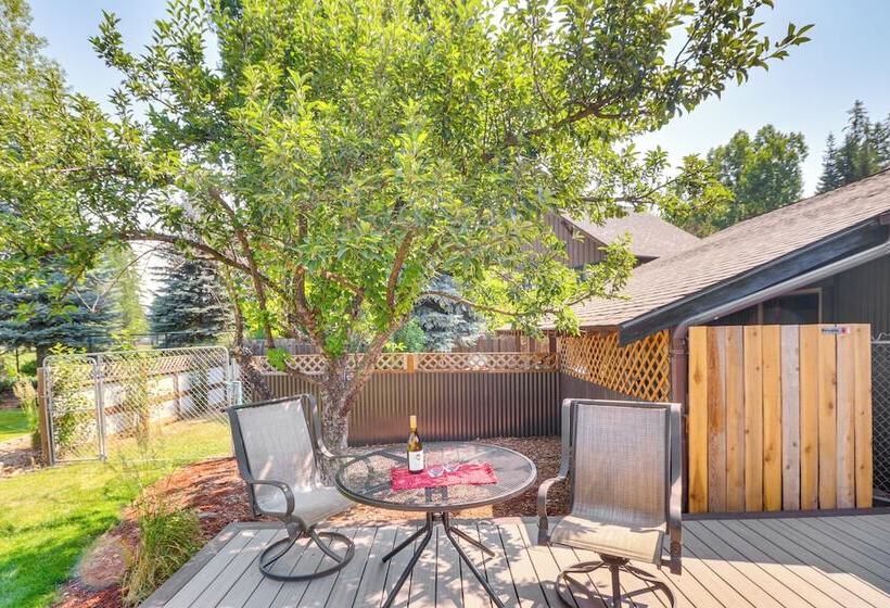 Libby Home On Golf Course W/ Deck & Mtn Views!