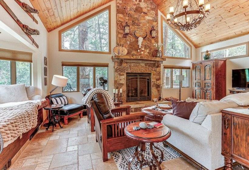 Luxe Ridgway Home W/ Mountain Views & Hot Tub!