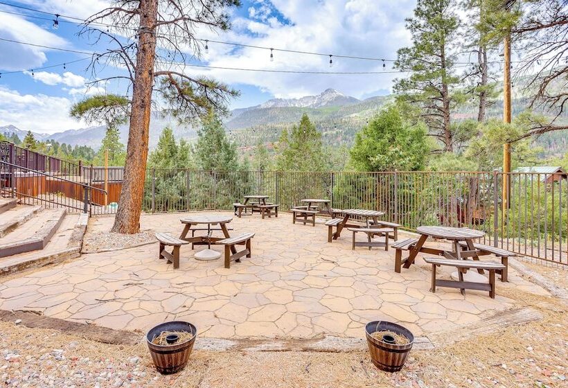 Luxe Ridgway Home W/ Mountain Views & Hot Tub!