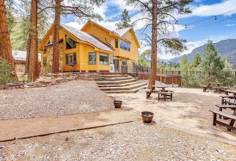 Luxe Ridgway Home W/ Mountain Views & Hot Tub!