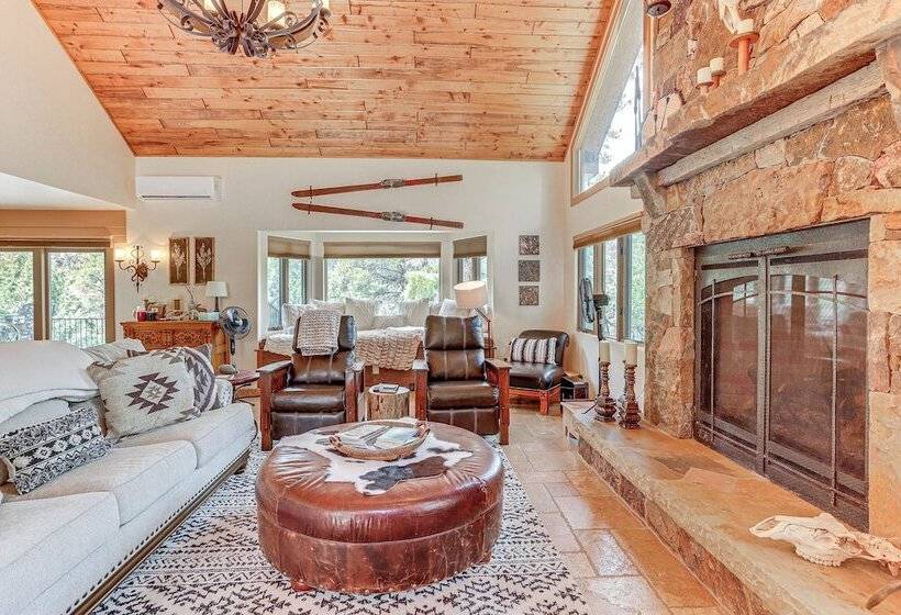 Luxe Ridgway Home W/ Mountain Views & Hot Tub!