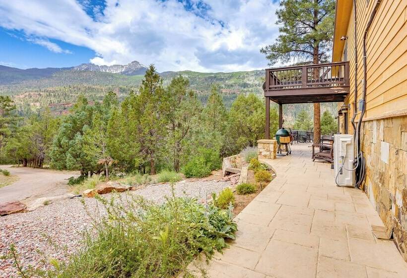 Luxe Ridgway Home W/ Mountain Views & Hot Tub!