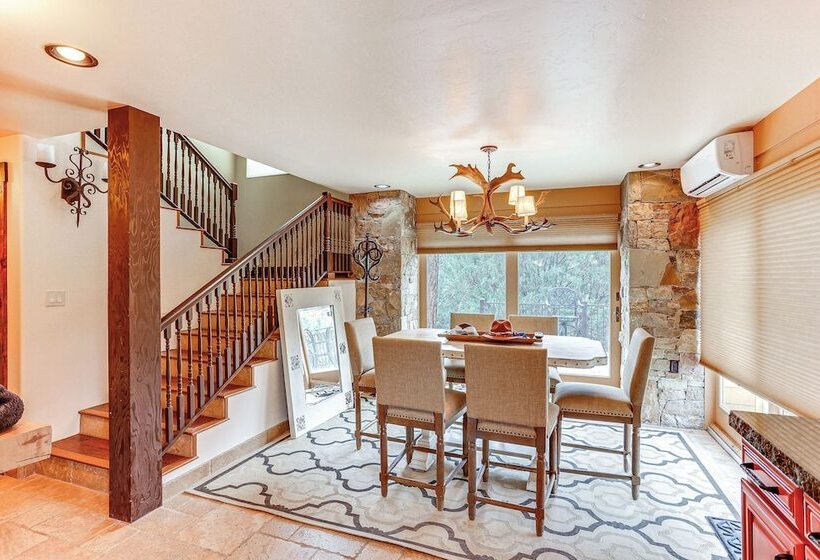 Luxe Ridgway Home W/ Mountain Views & Hot Tub!