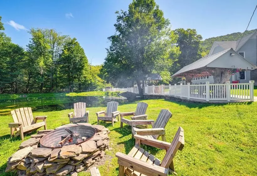 Massive Roscoe Retreat: Great For Large Groups!