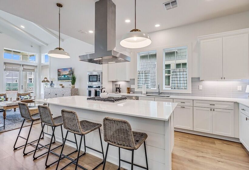 Meet Out Back 313 Sou