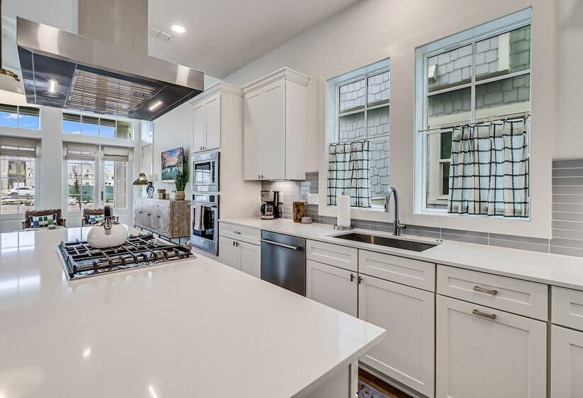 Meet Out Back 313 Sou