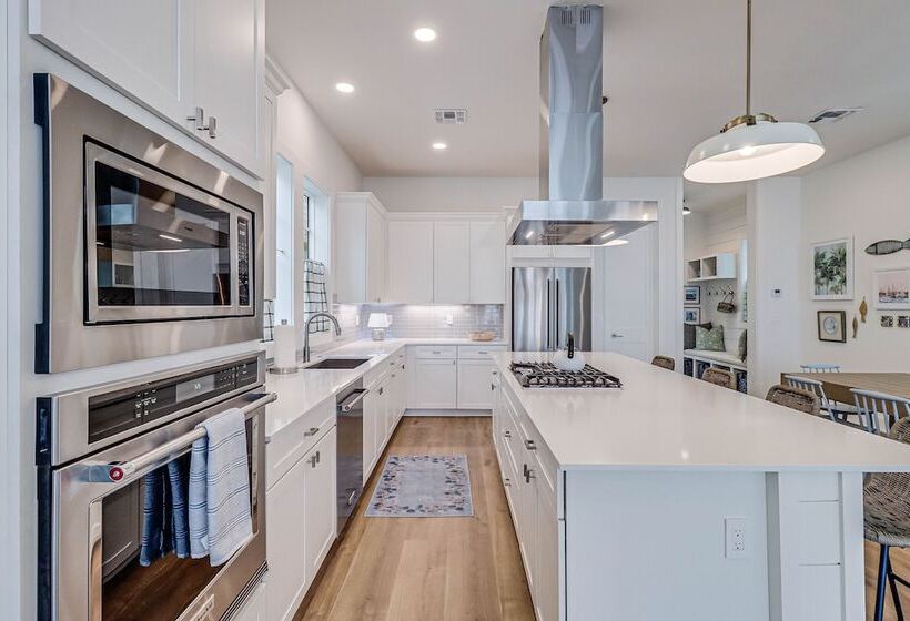 Meet Out Back 313 Sou