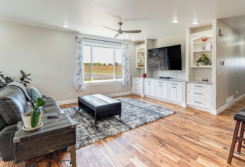 Noco Johnstown Lake Retreat W/ Shared Dock!