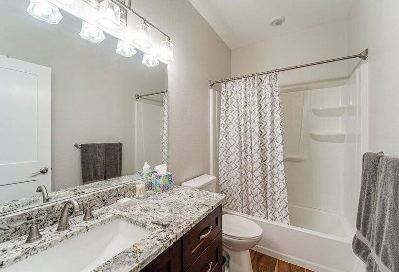 Noco Johnstown Lake Retreat W/ Shared Dock!