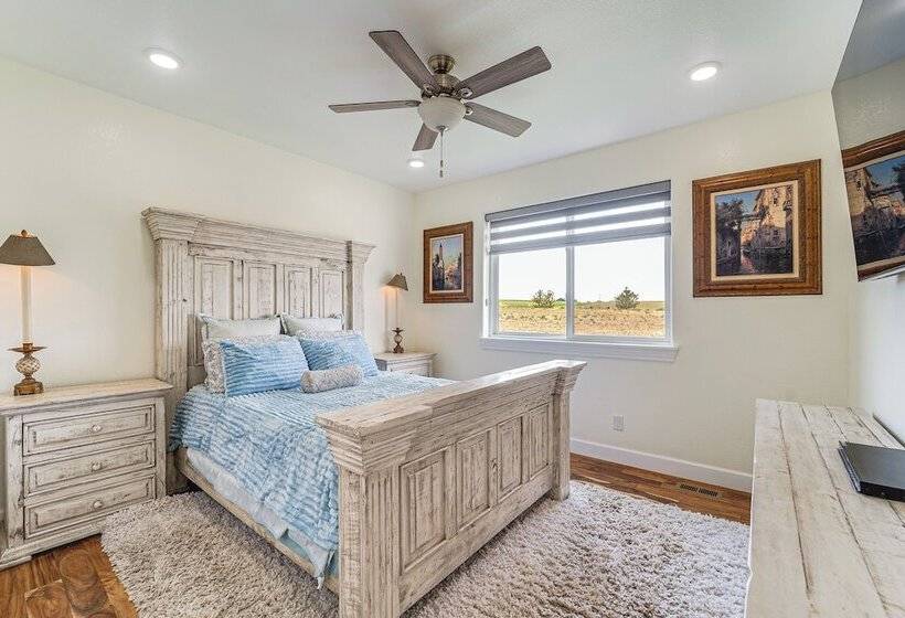 Noco Johnstown Lake Retreat W/ Shared Dock!