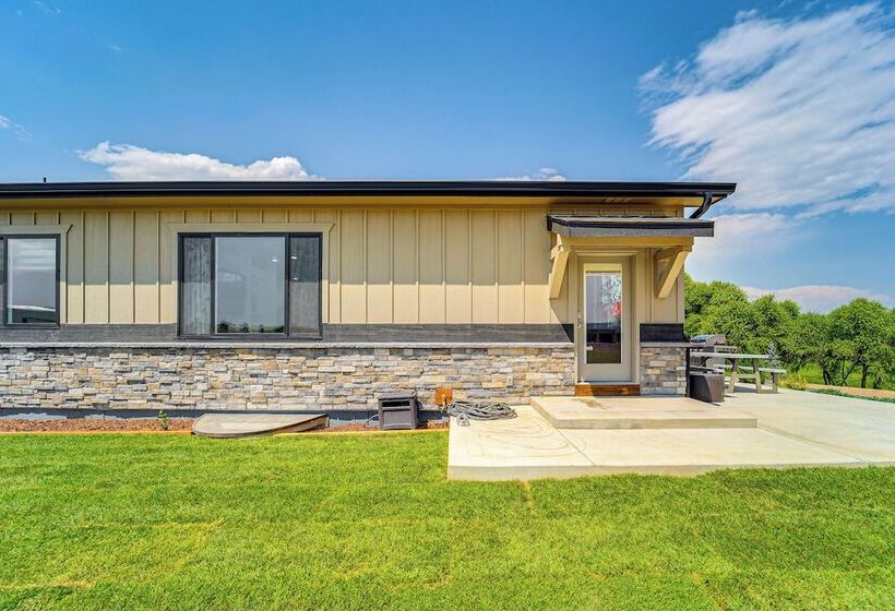 Noco Johnstown Lake Retreat W/ Shared Dock!