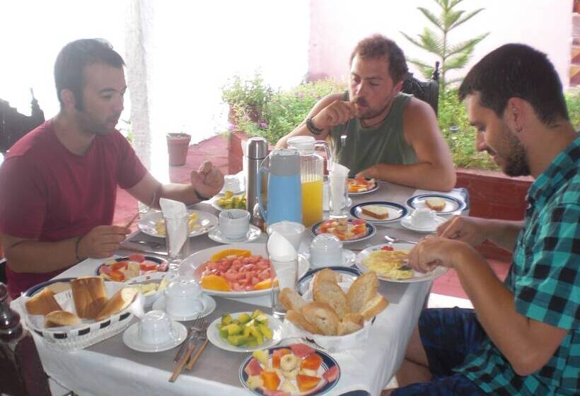 پانسیون Hostal Sol