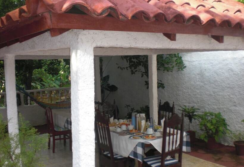 پانسیون Hostal Sol