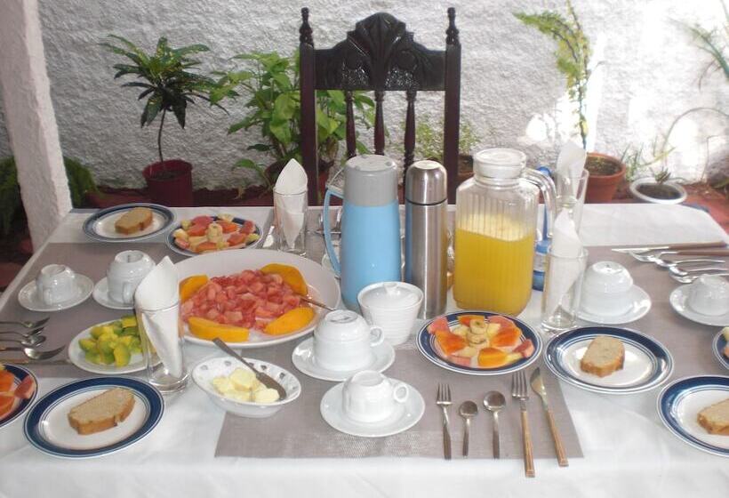 پانسیون Hostal Sol