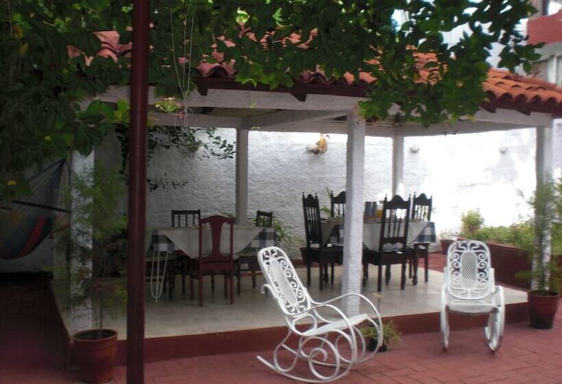 پانسیون Hostal Sol